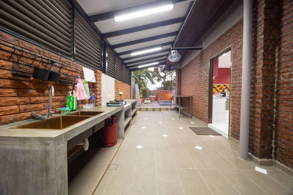 23 - 4b/4b/privatepool/bbq *
